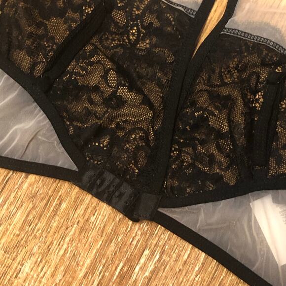 Daydream Nation Persephone Bra Bralette in Black / Pink Size Medium - Picture 10 of 13